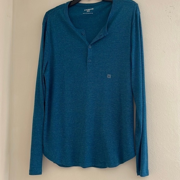 NWT Express Henley Mens Shirt 3/4 buttons, very soft ,Blue/Teal,Long Sleeves SzM - Picture 1 of 8